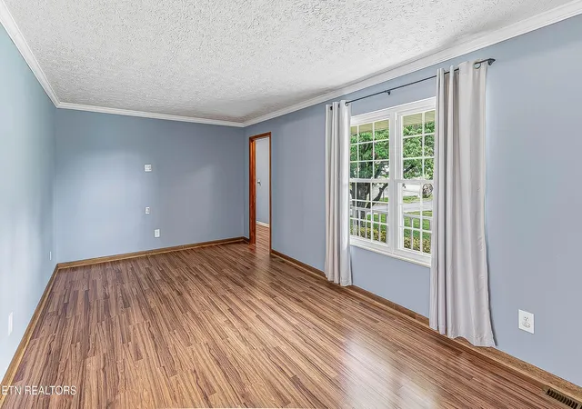 Homes for sale in Lenoir City, TN | 301 Foster Dr, Lenoir City, TN 37772 | MLS# 1345868
