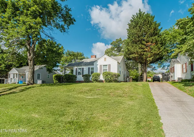 3rd image of 1751 N Wright Rd, Alcoa, TN 37701 | MLS# 1345607