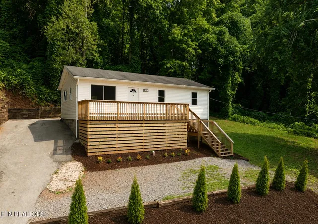 1st image of 218 Jerry Ln, Knoxville, TN 37920 | MLS# 1345947