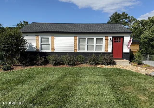 Homes for sale in Powell, TN | 8024 Brickyard Rd, Powell, TN 37849 | MLS# 1345624