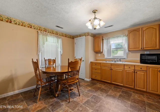 Homes for sale in Loudon, TN | 18015 Steekee Rd, Loudon, TN 37774 | MLS# 1345628