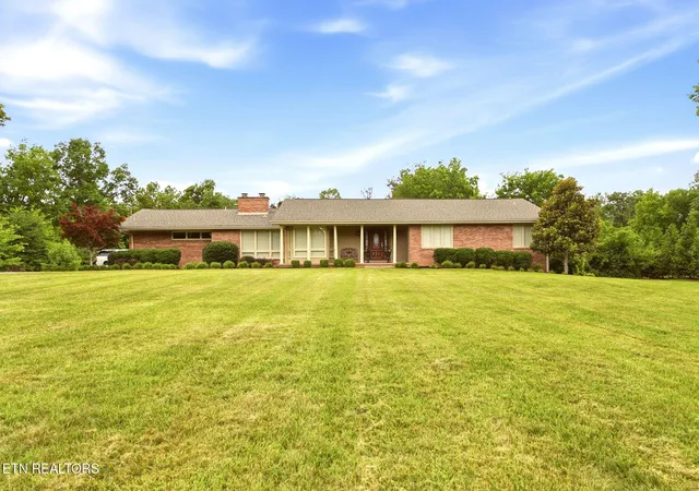 1st image of 605 S Charles G Seivers Blvd, Clinton, TN 37716 | MLS# 1345685