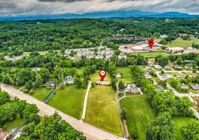50th image of 605 S Charles G Seivers Blvd, Clinton, TN 37716 | MLS# 1345685
