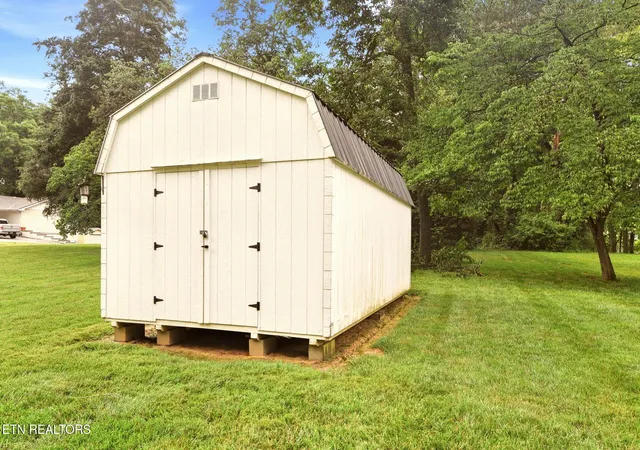 44th image of 611 S Charles G Seivers Blvd, Clinton, TN 37716 | MLS# 1345627