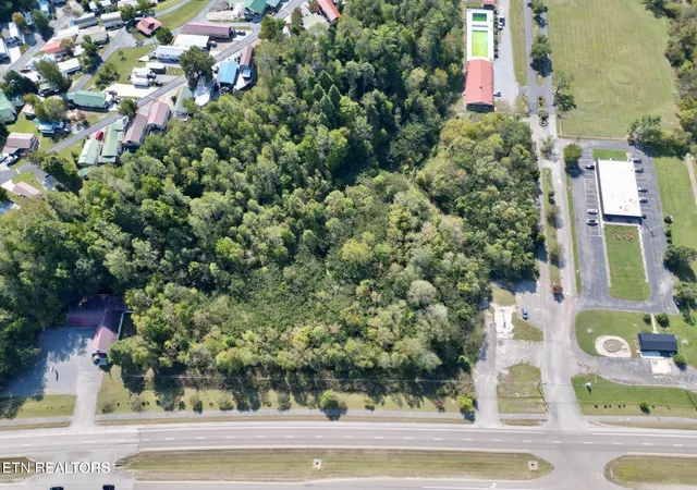 4th image of 7062 E Lamar Alexander Pkwy, Townsend, TN 37882 | MLS# 1345644