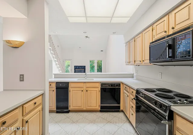 Photo 4 of Condo for sale at 920 Westcourt Dr, Knoxville, TN 37919 | MLS# 1345643 | Listing updated on 2026-06-23