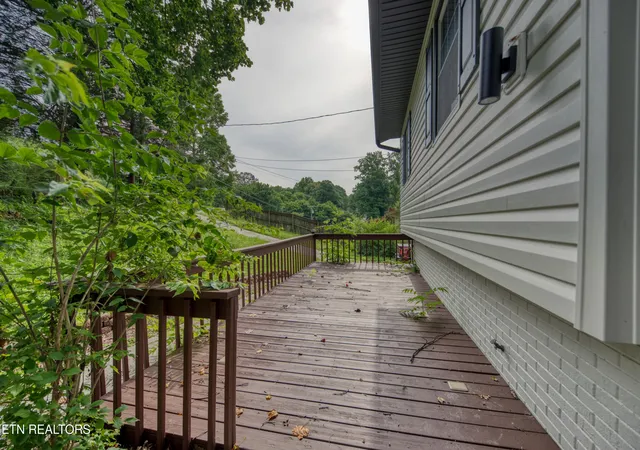 Homes for sale in Clinton, TN | 355 Walnut Valley Rd, Clinton, TN 37716 | MLS# 1345994
