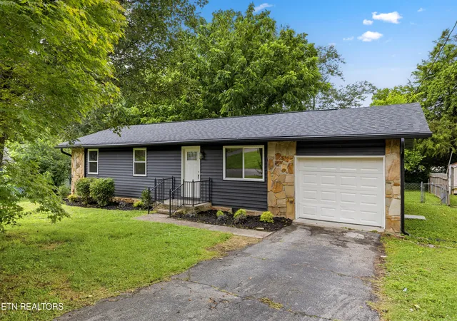23rd image of 1715 Ambling Ln, Knoxville, TN 37912 | MLS# 1345870