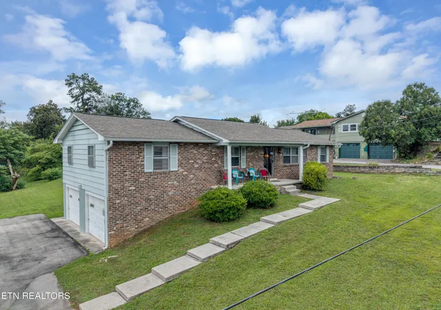 3rd image of 9504 Bob Gray Rd, Knoxville, TN 37923 | MLS# 1345955