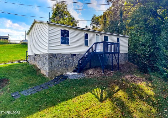Single family home for sale at 328 Doc Norton Rd, Walland, TN 37886 | MLS# 1359497