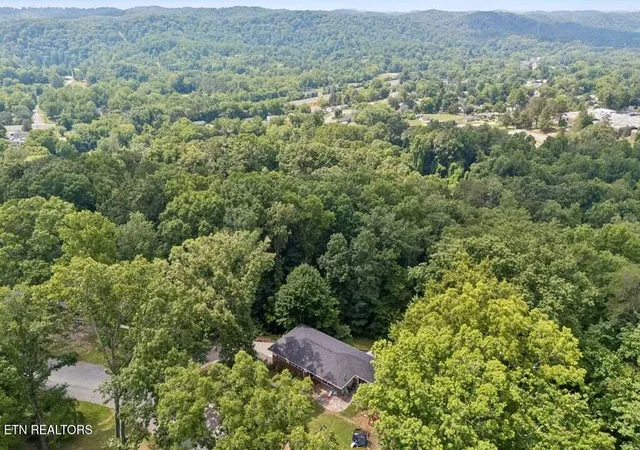 Homes for sale in Oak Ridge, TN | 103 Morgan Rd, Oak Ridge, TN 37830 | MLS# 1345684