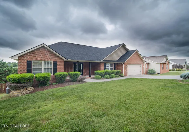Photo 2 of Single family home for sale at 8113 Cambridge Gables Ln, Knoxville, TN 37938 | MLS# 1345697 | Listing updated on 2026-09-05