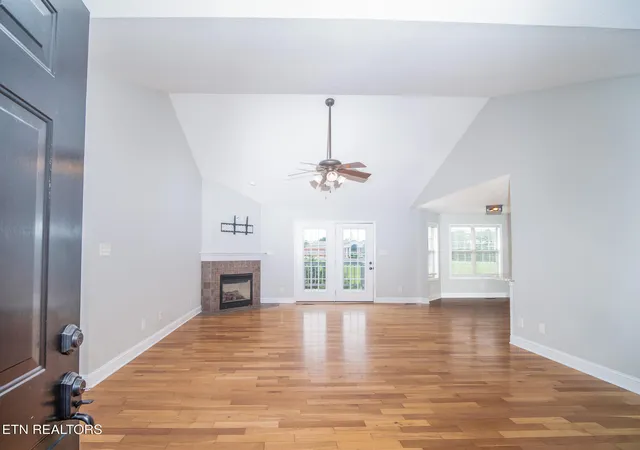 Photo 3 of Single family home for sale at 8113 Cambridge Gables Ln, Knoxville, TN 37938 | MLS# 1345697 | Listing updated on 2026-09-05
