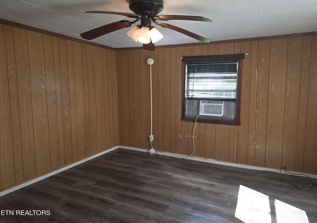 Homes for sale in Middlesboro, KY | 518 S 43Rd St, Middlesboro, KY 40965 | MLS# 1345724
