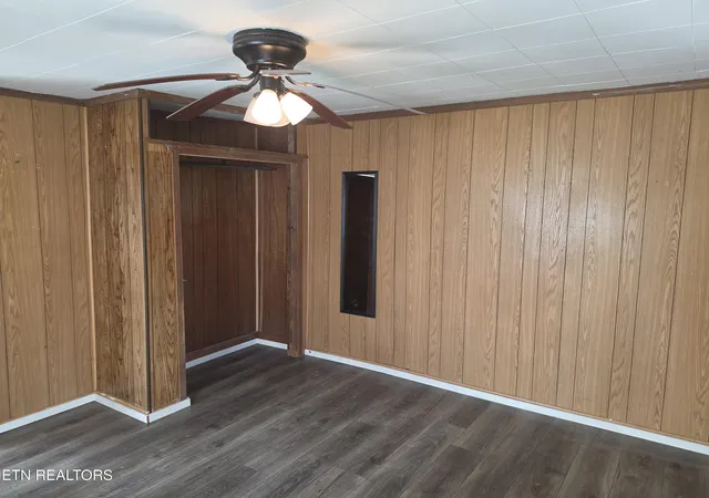 Homes for sale in Middlesboro, KY | 518 S 43Rd St, Middlesboro, KY 40965 | MLS# 1345724
