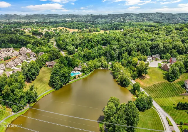 Homes for sale in Knoxville, TN | 8407 Harbor Cove Dr, Knoxville, TN 37938 | MLS# 1345788