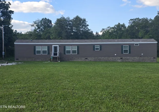 Homes for sale in Oneida, TN | 812 W 3rd Ave, Oneida, TN 37841 | MLS# 1345809