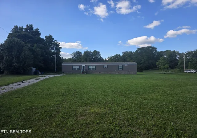 Homes for sale in Oneida, TN | 812 W 3Rd Ave, Oneida, TN 37841 | MLS# 1345809