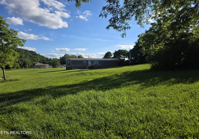 Homes for sale in Oneida, TN | 812 W 3Rd Ave, Oneida, TN 37841 | MLS# 1345809