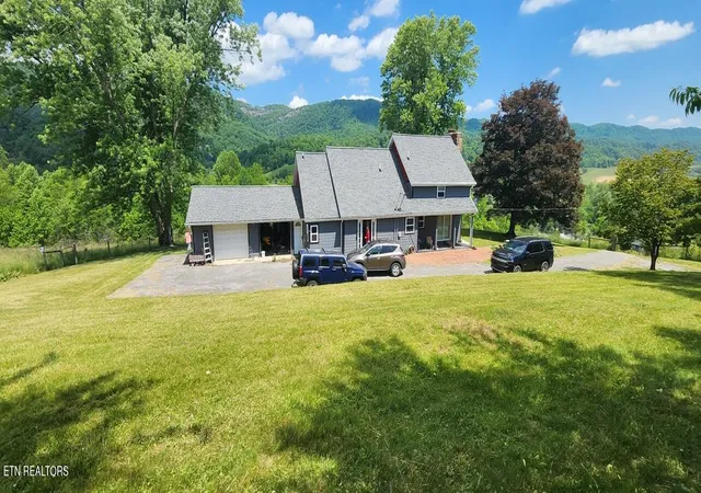 3rd image of 290 Snyder Ridge Rd, Rose Hill, VA 24281 | MLS# 1345800