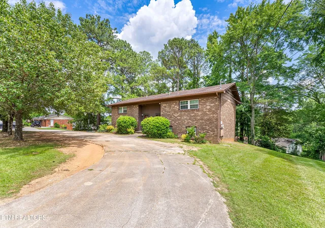 3rd image of 8736 Gleason Dr, Knoxville, TN 37923 | MLS# 1346386