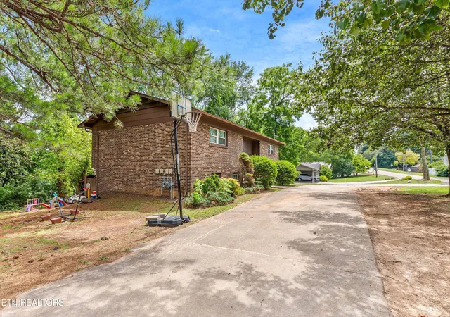 4th image of 8736 Gleason Dr, Knoxville, TN 37923 | MLS# 1346386