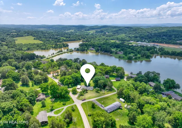 3rd image of 307 Anglers Cove Rd, Kingston, TN 37763 | MLS# 1345795