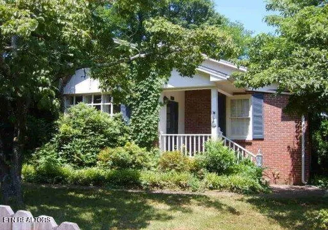 Photo 1 of Single family home for sale at 506 Wharf St, Loudon, TN 37774 | MLS# 1345786 | Listing updated on 2026-06-24