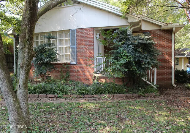 Photo 3 of Single family home for sale at 506 Wharf St, Loudon, TN 37774 | MLS# 1345786 | Listing updated on 2026-06-24