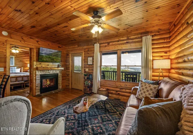 Photo 4 of Single family home for sale at 808 Peak Loop Way, Sevierville, TN 37862 | MLS# 1345805 | Listing updated on 2026-06-24