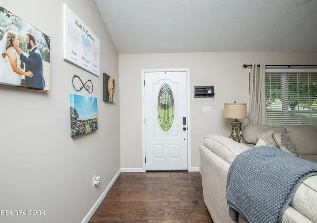 Photo 3 of Sale Pending at 4215 Wildwood Rd, Maryville, TN 37804 | MLS# 1345843 | Listing updated on 2026-08-20