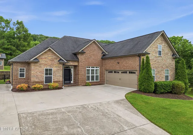 Photo 1 of Single family home for sale at 4324 Meredith Rd, Knoxville, TN 37921 | MLS# 1345900 | Listing updated on 2026-08-03