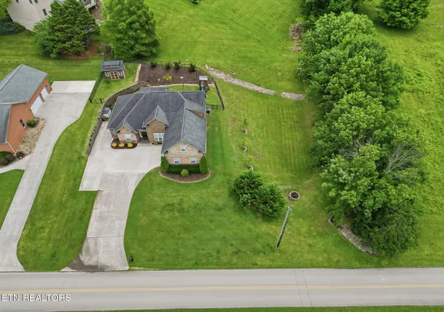 Photo 3 of Single family home for sale at 4324 Meredith Rd, Knoxville, TN 37921 | MLS# 1345900 | Listing updated on 2026-08-03