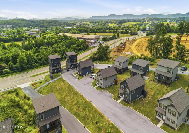 38th image of 1654 Veterans Blvd #42, Sevierville, TN 37862 | MLS# 1346128