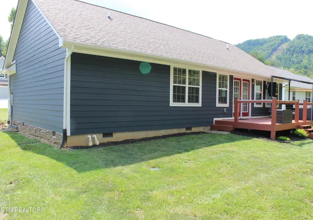 Homes for sale in Jacksboro, TN | 120 Judge Asbury Ct, Jacksboro, TN 37757 | MLS# 1345830