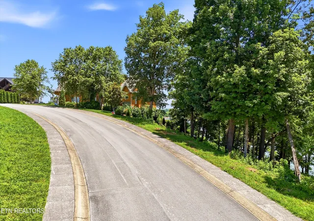 3rd image of 2127 Majestic Cir, Dandridge, TN 37725 | MLS# 1346138