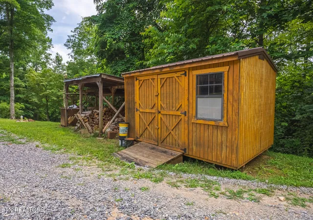 Homes for sale in Thorn Hill, TN | 2733 Rackum Rd, Thorn Hill, TN 37881 | MLS# 1345916