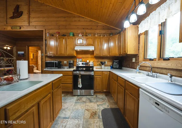 Homes for sale in Thorn Hill, TN | 2733 Rackum Rd, Thorn Hill, TN 37881 | MLS# 1345916