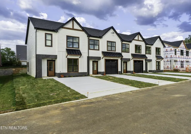 Single family home for sale at 1347 Grace Ridge Dr, Sevierville, TN 37862 | MLS# 1345858