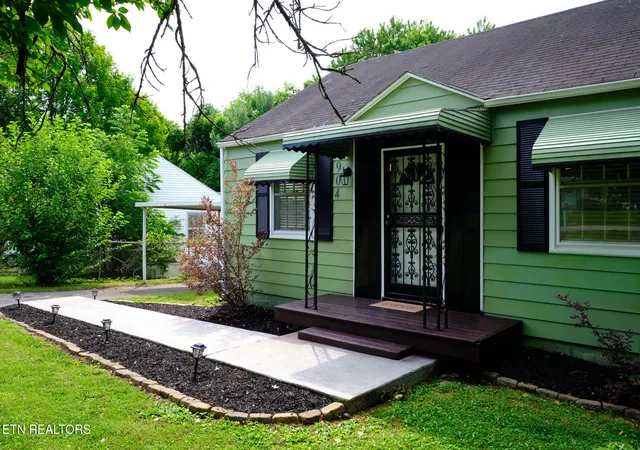 2nd image of 904 Henrietta Dr, Knoxville, TN 37912 | MLS# 1346021