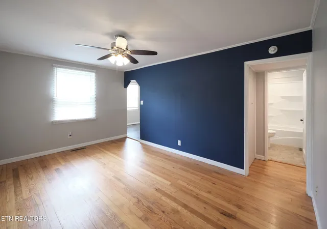 Photo 3 of Single family home for sale at 904 Henrietta Dr, Knoxville, TN 37912 | MLS# 1346021 | Listing updated on 2026-10-02
