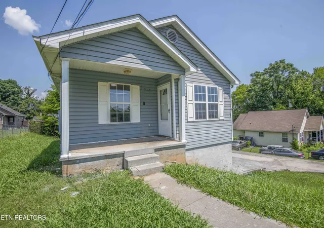 Photo 2 of Single family home for sale at 3523 Cherry Hl Ave, Knoxville, TN 37914 | MLS# 1345995 | Listing updated on 2026-09-15