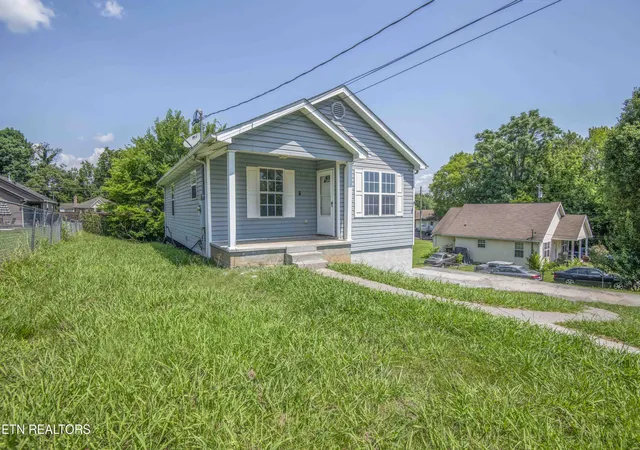 Photo 3 of Single family home for sale at 3523 Cherry Hl Ave, Knoxville, TN 37914 | MLS# 1345995 | Listing updated on 2026-09-15