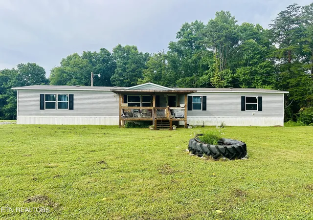 Homes for sale in Sunbright, TN | 1240 Burrville Rd, Sunbright, TN 37872 | MLS# 1346001