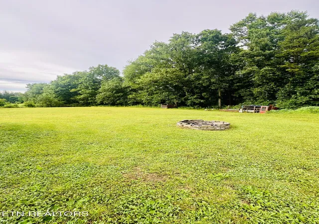 Homes for sale in Sunbright, TN | 1240 Burrville Rd, Sunbright, TN 37872 | MLS# 1346001
