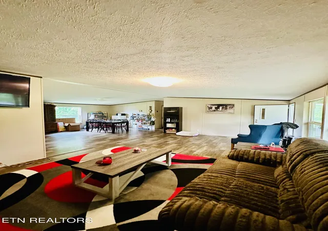 5th image of 1240 Burrville Rd, Sunbright, TN 37872 | MLS# 1346001