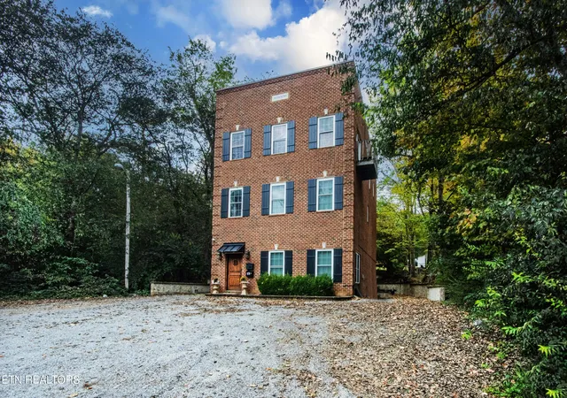 Photo 1 of Single family home for sale at 11109 Lake Ridge Dr, Knoxville, TN 37934 | MLS# 1345899 | Listing updated on 2026-08-28