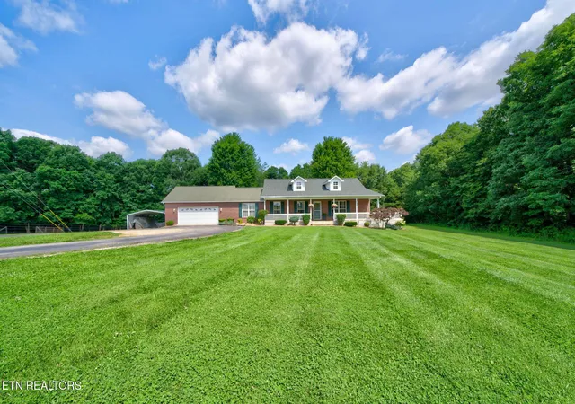 Photo 2 of Single family home for sale at 651 Highland Ln, Crossville, TN 38555 | MLS# 1346111 | Listing updated on 2026-09-15