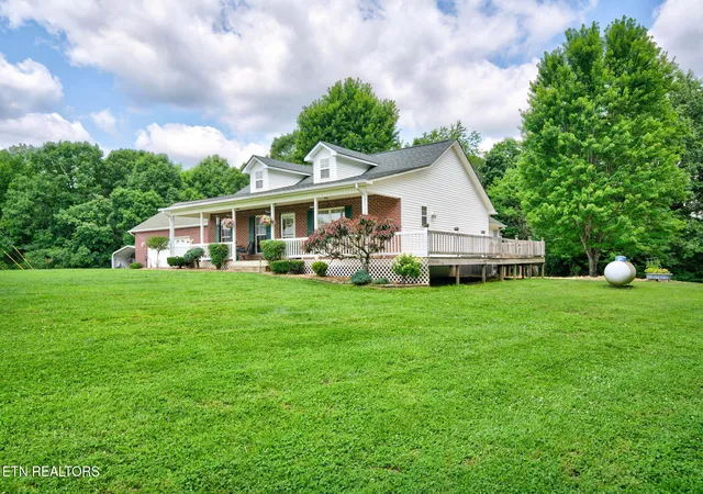 Photo 3 of Single family home for sale at 651 Highland Ln, Crossville, TN 38555 | MLS# 1346111 | Listing updated on 2026-09-15