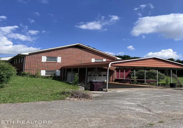 2nd image of 1448/1448b Louisville Rd, Alcoa, TN 37701 | MLS# 1345971